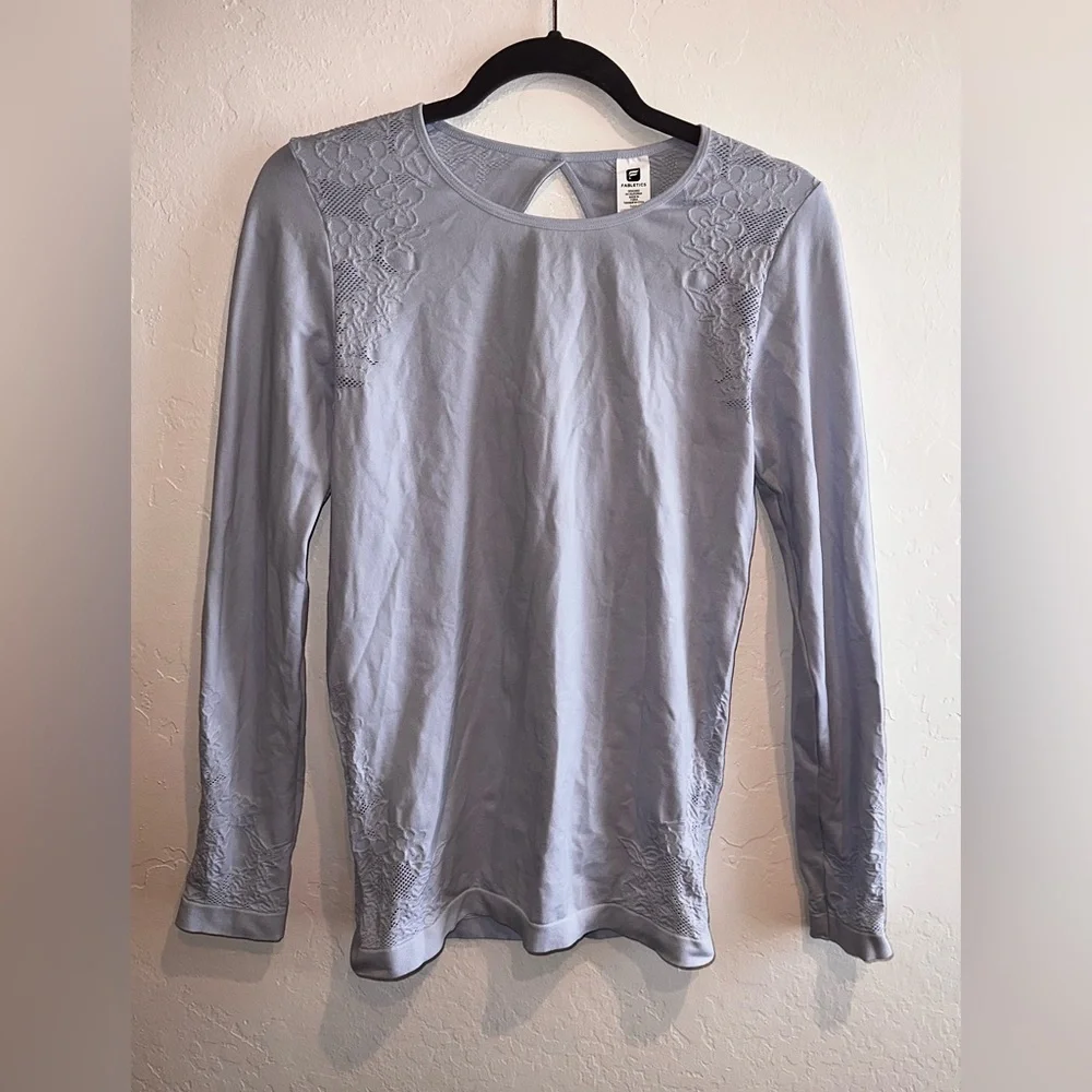 NWT Fabletics Top​​​ - Picture 2 of 5